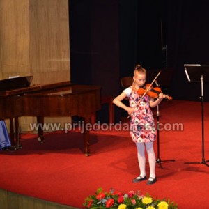 godisnji koncert-muzicka skola (2)