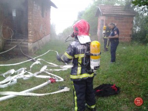 vatrogasci prijedor-starac izgorio u pozaru (1)