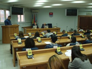 ald prijedor-posjeta mladih lokalnom parlamentu (3)