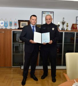 Hrabri i humani: Uručene zahvalnice najboljim policajcima Srpske među kojima je i jedan Prijedorčanin – FOTO
