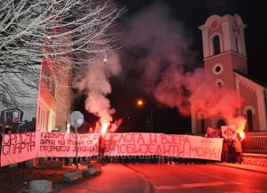 Prijedorčani poslali poruke podrške pravoslavnim vjernicima u Crnoj Gori – FOTO