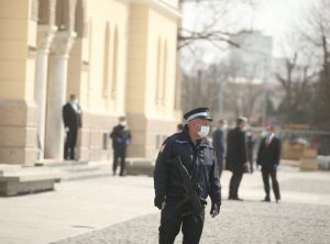 Samovoljno napustio karantin: Za jedan dan 63 osobe u Republici Srpskoj prekršile policijski čas