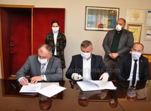 Prijedor: Potpisan ugovor o modernizaciji javne rasvjete u gradu – FOTO