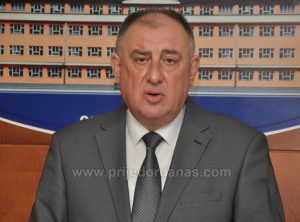 Prijedor: Gradonačelnik Đaković apeluje na izbjegavanje okupljanja