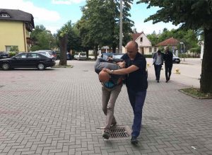 Prevaranti iz Prijedora uhvaćeni na djelu, predati Tužilaštvu USK – FOTO
