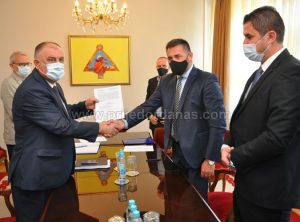 Potpisan sporazum o sufinansiranju projekata putne infrastrukture: Pola miliona KM zajedničko ulaganje Prijedora, Federalnog ministarstva i građana