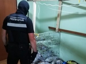 MUP RS-Akcija “Skradin”: Hapšenje na nekoliko lokacija, oduzeta veća količina droge – FOTO/VIDEO