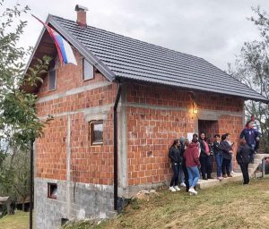 Složna akcija mještana Krivaje i Grada Prijedora: Izgrađena kuća porodici Stević – FOTO
