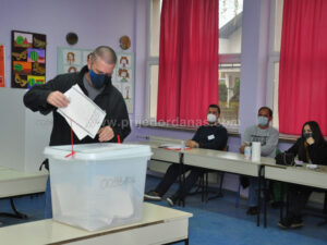 Prijedor: Na birališta do 16:00 časova izašlo 27.066 građana, odnosno 32,46 odsto upisanih glasača
