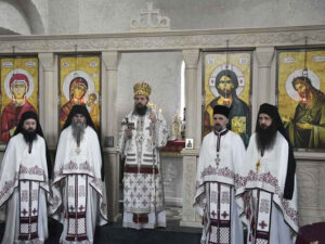 Episkop Sergije služio liturgiju u manastiru Klisina kod Prijedora – FOTO