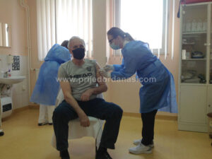 Zdravstvenim ustanovama u RS isporučeno još 1.145 vakcina protiv virusa korona: U Prijedor stigle 144 doze