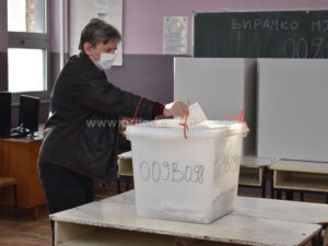 Crveni karton političarima: Šta su pokazali prijevremeni lokalni izbori u Prijedoru