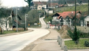 DUŠEVNI BOLESNIK UDARIO OCA SJEKIROM U GLAVU