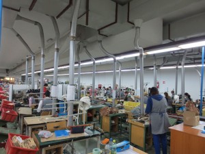 PROIZVODNIM FIRMAMA NEDOSTAJE KADAR: FRIZERI POSTALI OBUĆARI