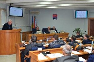 SKUPŠTINA GRADA: ODBORNIČKE NAKNADE SMANJENE U KORIST STIPENDIJA