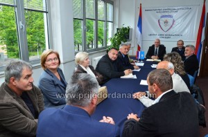 MATURANTI DA SE SUZDRŽE OD KONZUMIRANJA ALKOHOLA