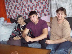 ŠESNAESTOGODIŠNJAK IZDRŽAVA PORODICU: DETE, A ODAVNO ČOVEK