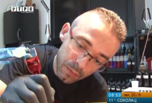 TETOVIRANJE U PRIJEDORU: GORAN JEFTIĆ (SHMUCI TATTOO) – VIDEO