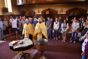 KOLEKTIVNO KRŠTENJE PRIJEDORSKIH OSNOVACA – FOTO – VIDEO