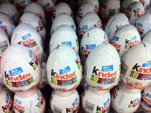 BEOGRAĐANI KRALI KINDER JAJA I ČOKOLADE U „KONZUMU“