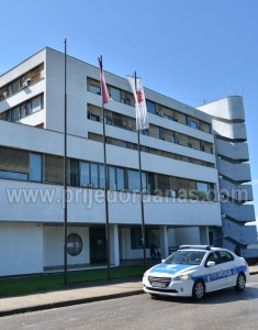 napad nozem-parking bolnice (1)