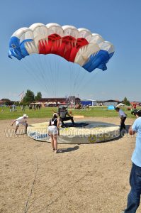 POČEO 21. PETROVDANSKI PADOBRANSKI KUP – FOTO – VIDEO