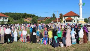 BAJRAM U KOZARCU: TREBAMO BITI SAOSJEĆAJNIJI JEDNI PREMA DRUGIMA – FOTO