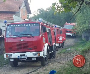 tvjpd-pozar stala lamovita berici (4)