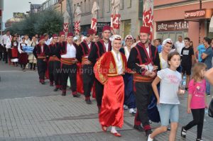 vece folklora-kulturno ljeto prijedor 2016 (5)