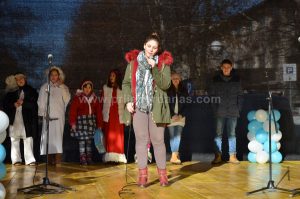 novogodisnja-bajka-kicenje-jelke-nastupi-skolaraca-6