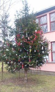 os-cirilo-i-metodije-trnopolje-ukrasi-od-recikliranog-materijala-2