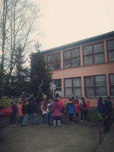 os-cirilo-i-metodije-trnopolje-ukrasi-od-recikliranog-materijala-3