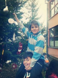 os-cirilo-i-metodije-trnopolje-ukrasi-od-recikliranog-materijala-5