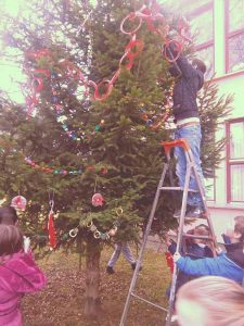 os-cirilo-i-metodije-trnopolje-ukrasi-od-recikliranog-materijala-6