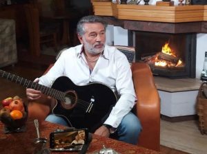 Halid Muslimović spremio neviđena iznenađenja: Ekranizacija pjesme u kućnoj atmosferi