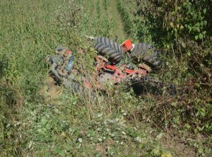 PU Prijedor: U slijetanju traktora povrijeđeno jedno lice