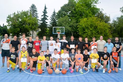 Društvo
