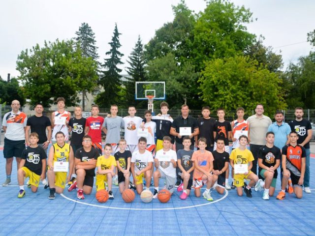 Društvo